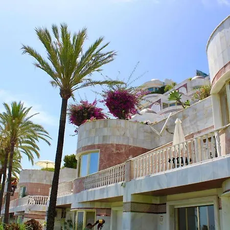 Puerto Banus Luxury Beachfront D شقة