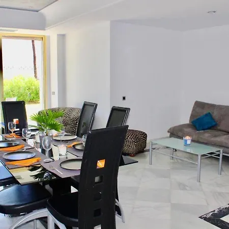 Puerto Banus Luxury Beachfront D * ماربيا